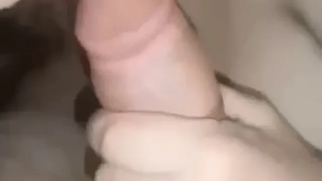 تمص الزب وتحطه بين بزازها