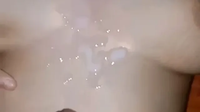 نيك جامد ملبن وغرقها لبن