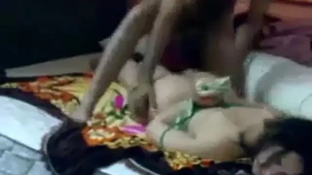 المدير السادي والسكرتيرة ربطها وفشخها نيك