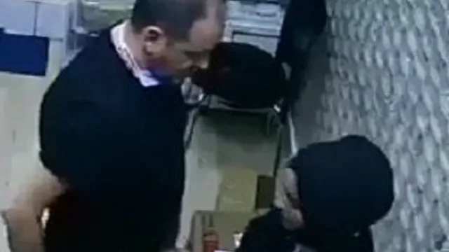 طالبة تمص زب عماد شعلان الشاوي مقطع 2 - سكس عربي