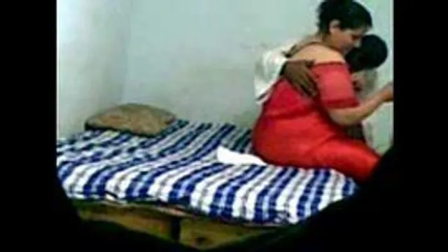 راجل صعيدي وفلاحة سمينة مسرب - سكس مصري