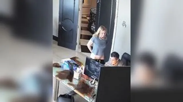 تتحرش بمديرها ويتسرب المقطع سكس حقيقي - xnxx