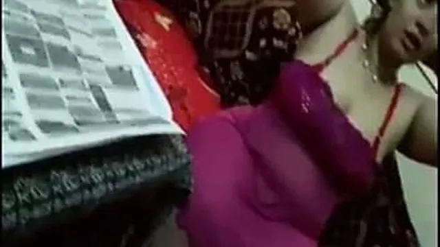 مسرب مصري مرته مش راضيه تتصور ولكن بيقنعها سكس مصري