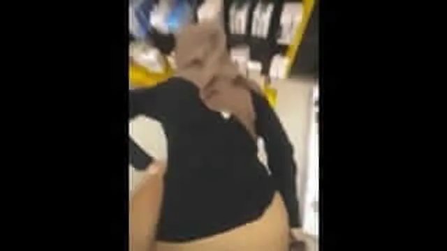 محجبة تتناك عشان تشحن الجوال - سكس محجبات