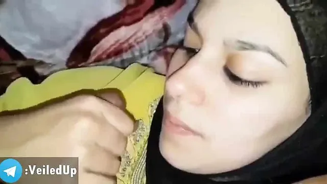 بالحجاب أمتع سكس عربي