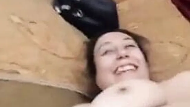 سكرتيره مصرية خايفة وفرحانه - سكس عربي