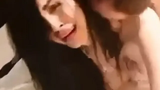 سكس ميرا نوري تتناك خلفي ممحونة كلش