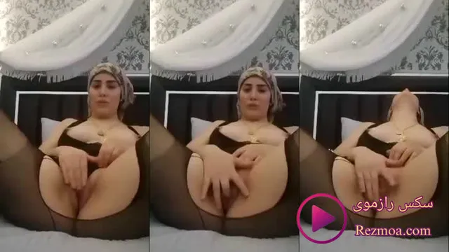 نودز لمحجبة مصرية بتفرك في كسها وهي على ناااار عشان تتناك بس للأسف مافيش حد عاوز ينيكها