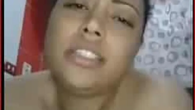 مصرية شبقة بتولع وبتعملها قدام الكاميرا وبتدلّع جسمها كله – سكس مصري خاص