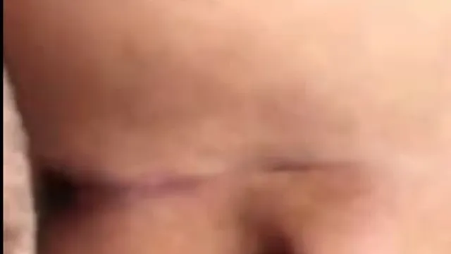 نيك مصرية تستسلم لأوامر الزب - سكس مصري تخين ولبن